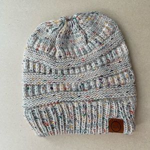 NEW ZLVA Confetti oatmeal mix ponytail beanie